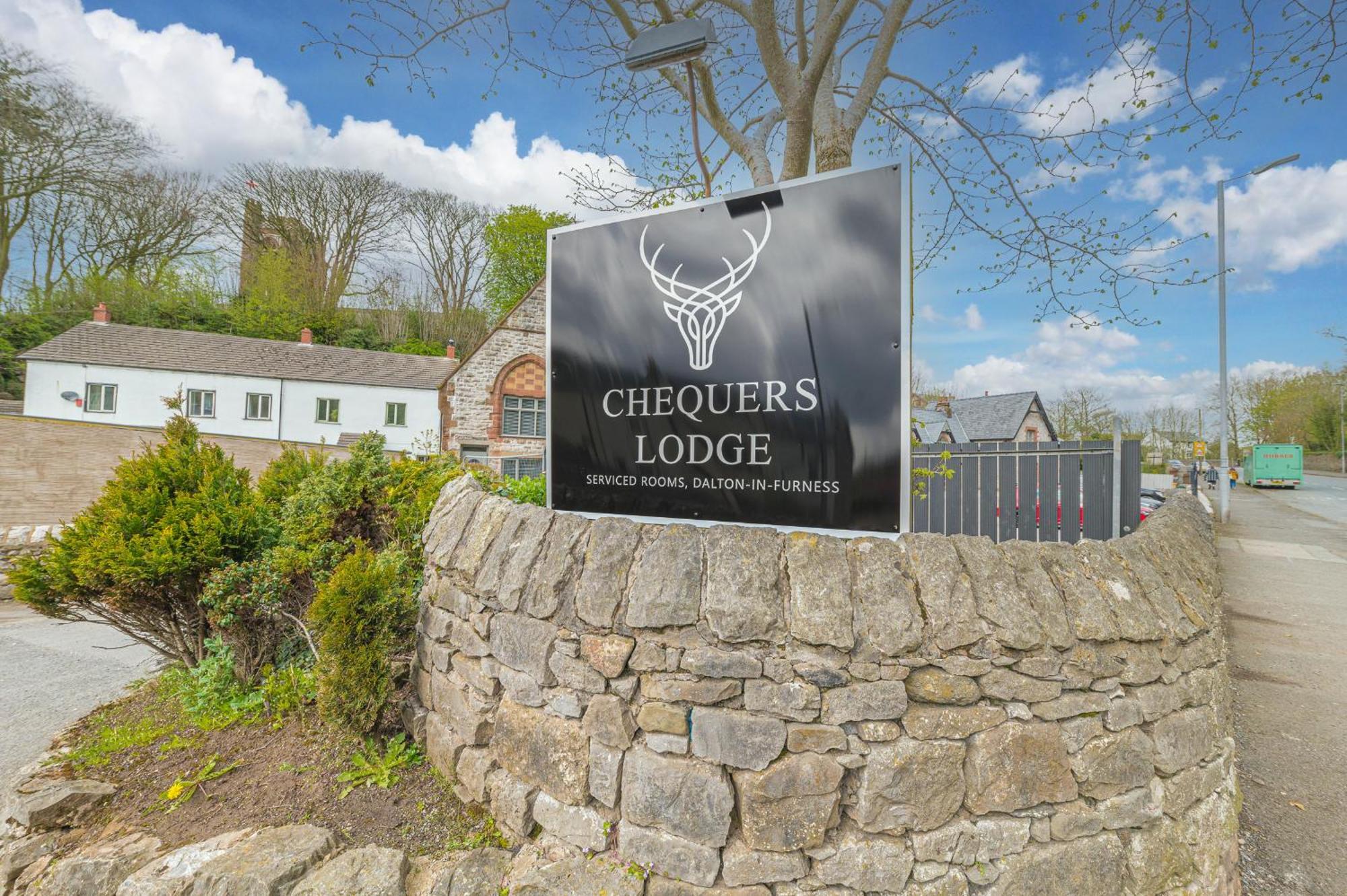 Hotel Chequers Lodge- Dalton-in- Furness- Self Check In- For Professionals And Tourists *